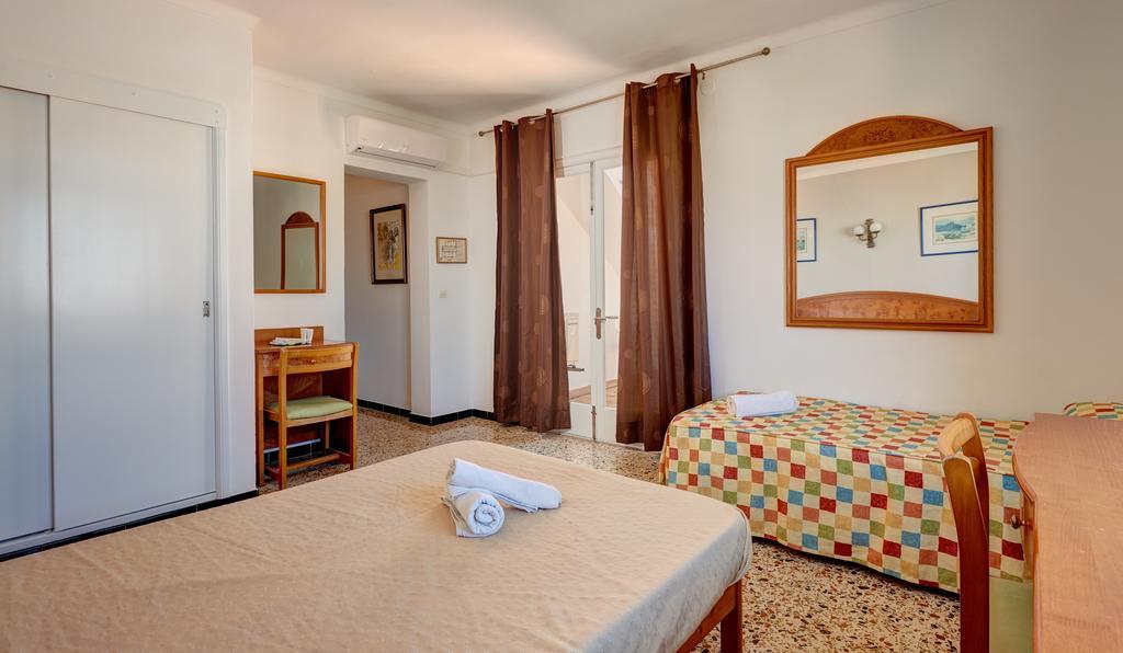 Hostal Talamanca Cala D´Or Exterior foto